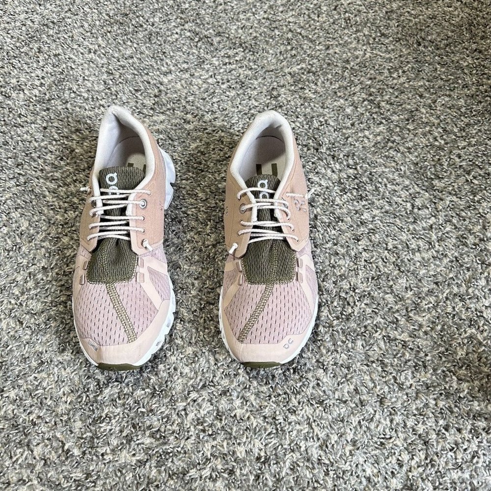 On Cloud Cloud 5 Running Shoes Sneakers Size 7 Womens Doe White Blush Pink